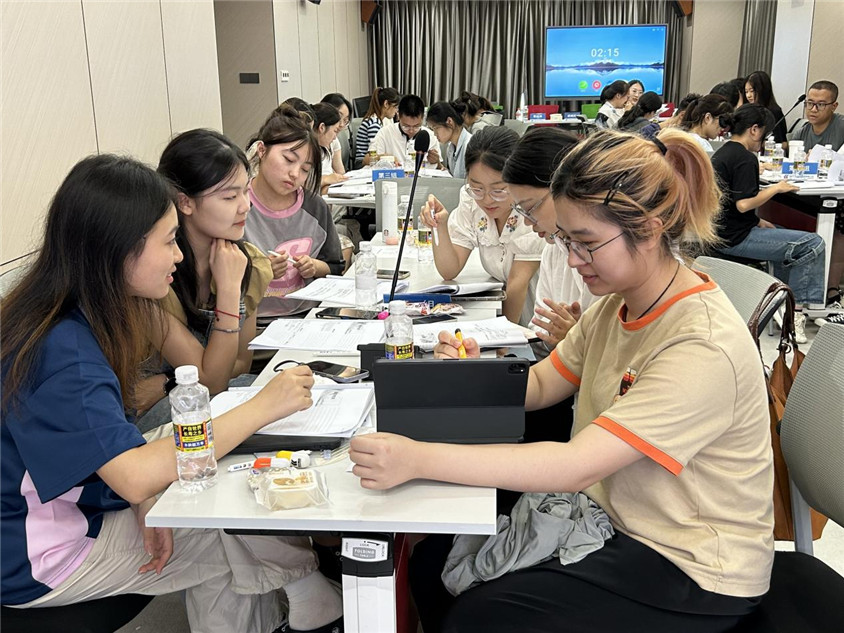 K8������óʵѵӪ��һ��Բ���ٰ�